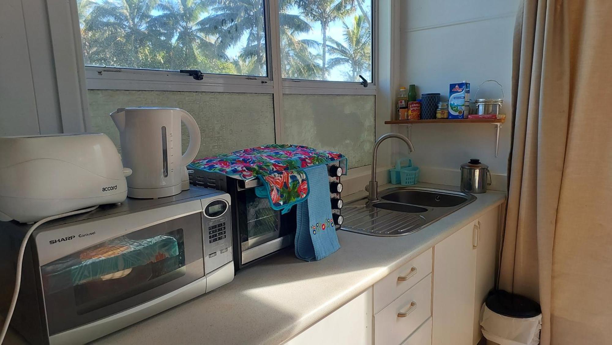 Barefoot Base Tupapa Apartment Rarotonga Room photo